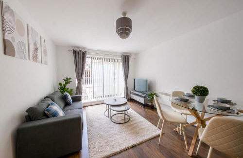 Modern City Apartment for 5 - Near Train Station - Foto 1