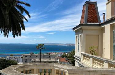 PALMERAIE - Magnifique appartement d'époque avec Vue Mer 4 personnes avec terrasse Le Port Nice - Photo 3