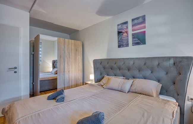 Holiday Home With Pool - Photo 3