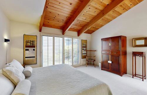 Whale Tales - Photo 18