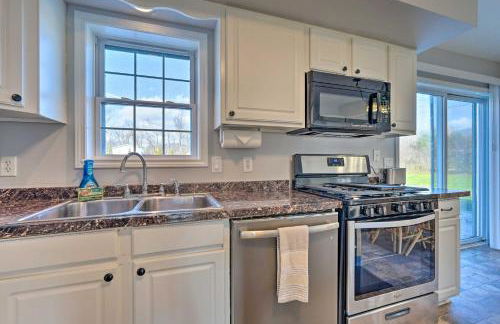 Hike, Ski, Fish! All-Season Haven Near Bromley Mtn - Foto 8