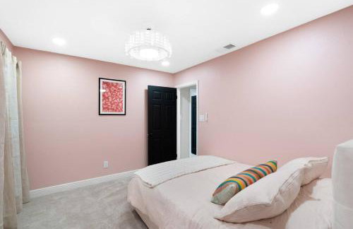 The Corniest Property in Texas ♥ 4 BR ♥ 1/4 Acre ♥ - Foto 32