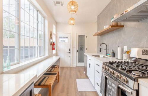 Stylish 2-Bedroom walking distance to Downtown - Foto 4