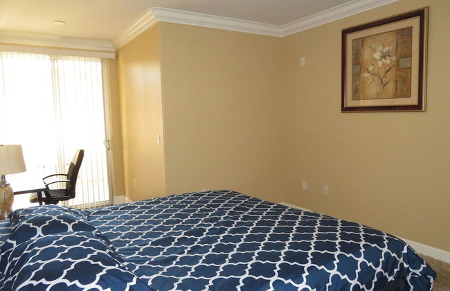 2 Bed 2 Bath in Studio City - Foto 25