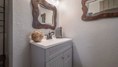 Swank Pad off River with free WiFi & parking-324 - Foto 2