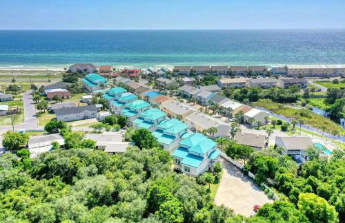 Coastal Castaway-Beach Retreat-Steps 2 Sand-Sleep 10-Pool-Hot tub - Foto 37