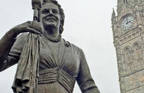 3 Bedroom House Perfect for Family Work Stays Easy Access to Manchester Oldham - Foto 7