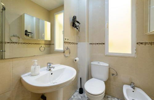 Amplio Piso en Madrid Centro con Vistas al Templo de Debod - Photo 26