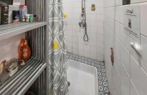 Awesome Apartment In Saint-Étienne - Foto 13