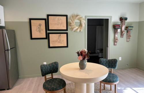 CUTE 1 BR Basement Apt Near Shops, Park - Foto 13