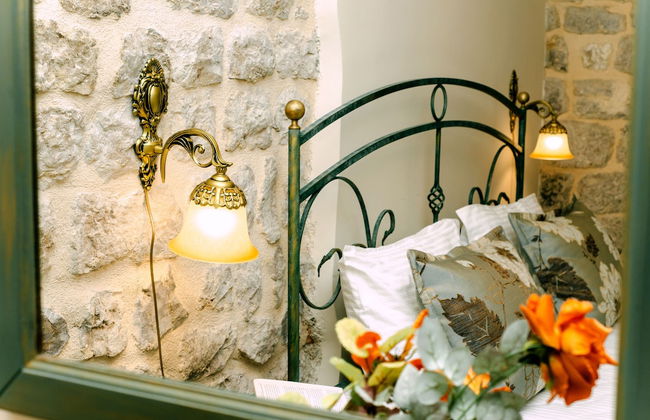 D & Sons Apartments - Photo 8