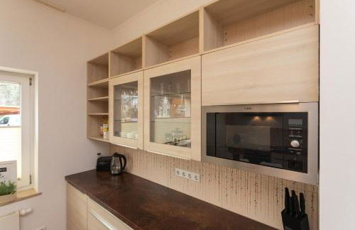 Stadthaus mit 2 Schlafzimmern & Wohnzimmer mit Kamin - Kostenloser Privat-Parkplatz auf dem Grundstück - Foto 17