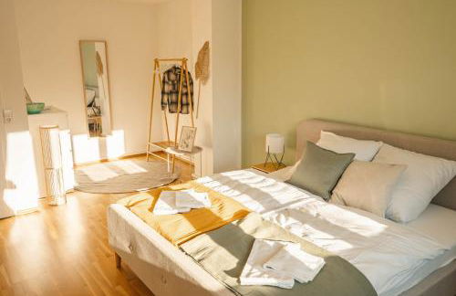 K15 Cozy, Unique & Spacious 3-Room Apartment with Balcony or Single Room by LIPA - Foto 47