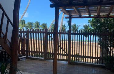 Suíte frente mar com cozinha e quintal pés na areia - Foto 5