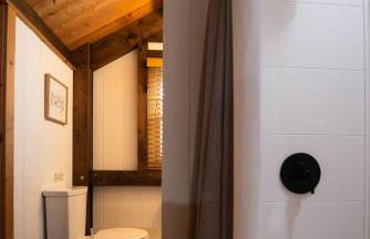 Berkshire Vacation Rentals: Stonebridge Cabin: Modern Amenities Enjoy Nature - Foto 33