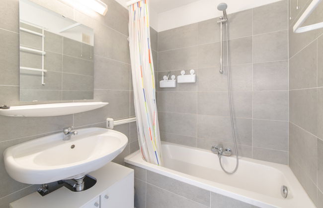 2 bedroom Apartment in De Haan with swimming pool and garden - Photo 5