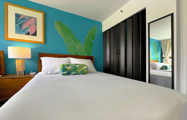 Partial Ocean View Condo with 2 Beds and Parking - Foto 68