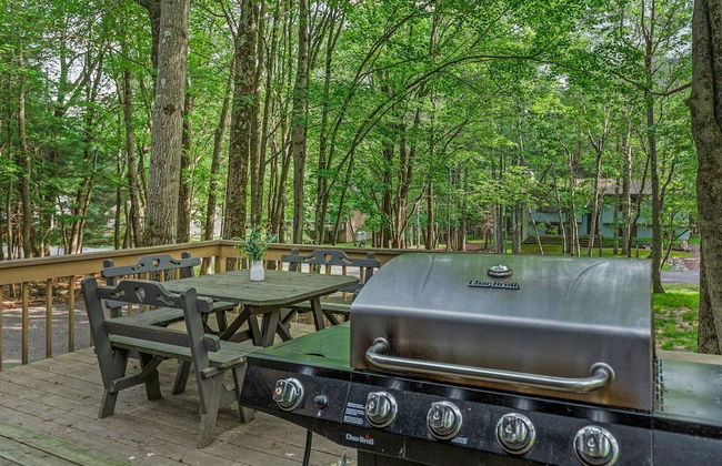 Hygge Home by Avantstay Deck for Outdoor Living Fire Pit Game Table - Photo 5