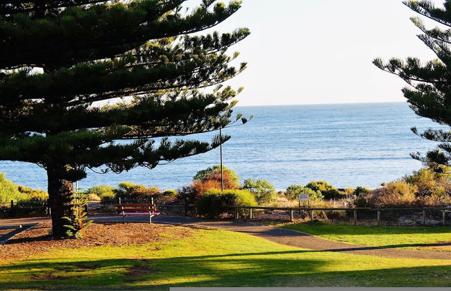 Vista Victor Harbor Beachfront Apartment no 4 - Photo 5
