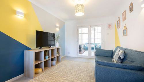 Charming 3 Bed Home in Churchdown with Hot Tub - Foto 3