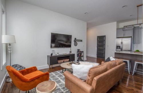 Jack Daniels House with Rooftop Golf, City views! 8min to Whiskey Row! Sleeps 10! - Foto 27