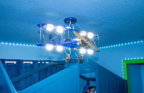 Brand New! Windsor Island 5BR Cozy Home Wpool/spa - Foto 133