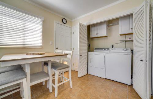 Relax Fireside! Tahoe Area Home 28 Mi to Slopes - Foto 13