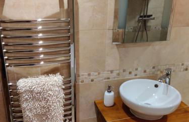 Spacious Ski Chalet In Traditional French Village, sleeps 8, Four Star with fibre broadband - Photo 51