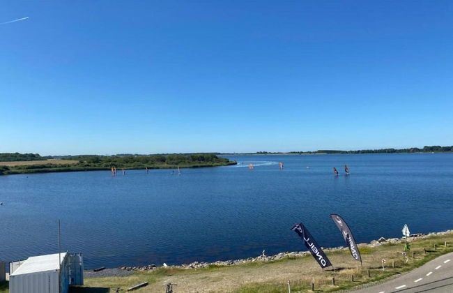 Exclusive Apartment on the Ground Floor Directly Located on the Water - Foto 48