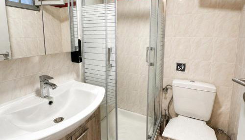 Dolphin Studio - Photo 5, Shower