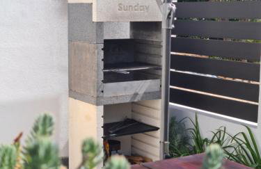 Vacation house with private pool and yard - Photo 16