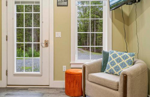 Secluded Bungalow Near Acadia and Bar Harbor -Private, Pet Friendly, Fire Pit - Foto 17