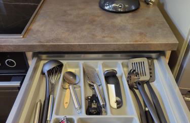 85qm, 4 bedroom, parking, King-Bed, Wifi, Netflix - Foto 26