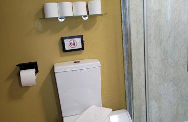 THE MOORINGS - Photo 30