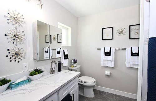 NEW! 2-Bedroom Fontana Guest House close to Kaiser Permanente - Photo 6