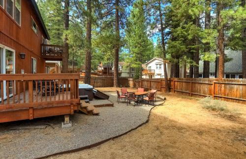 Montgomery Estates Bliss - Hot Tub, Pets, Family Fun! - Foto 37