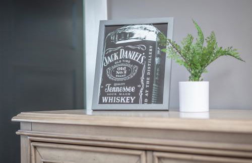 Jack Daniels House with Rooftop Golf, City views! 8min to Whiskey Row! Sleeps 10! - Foto 60