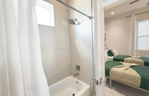 Rooftop EaDo Nr Downtown Yard BBQ Games WiFi - Foto 46