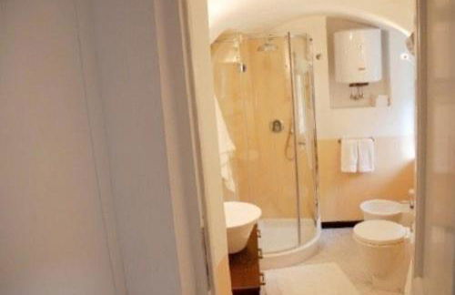 2 Bed House Sleeps 5 - Terrace - Communal Pool - Photo 14