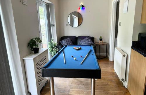 Spacious 15 Guest Home With 9 Beds in Shirley - Photo 13