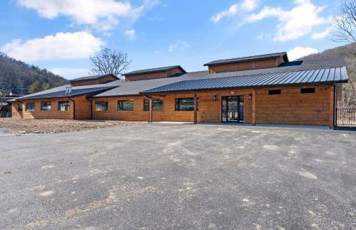 New Cabin at Tall Timbers! Free Tickets! Indoor and Outdoor Pools! - Foto 35