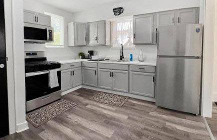 Save 50 percent on 30 or more Days! 3BR by UofR & ROC NY Airport - Foto 24