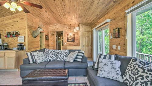 Big Lake Getaway with Private Beach and Fire Pit! - Foto 5