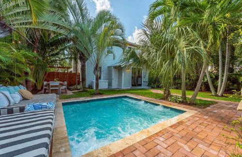 Tropical Estate w/ Guesthouse & Pool. Sleeps 8! - Foto 1