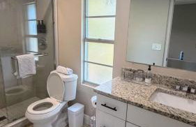 4BD 2BA - Black&White ArtBNB - Antique Row WPB - Foto 8