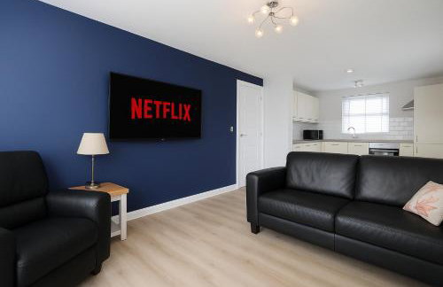 Stylish 2-Bedrooms - Perfect for Contractors, Families, & Groups - Guest 4 - Speedy Wi-FI - Foto 3