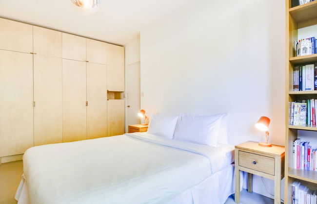 Stylish, Bright Apartment w/ Private Garden - Foto 8