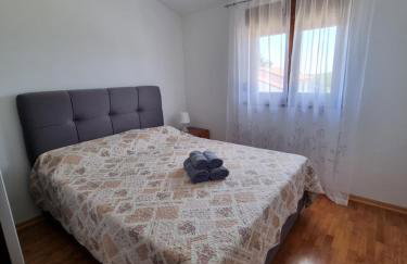 Sunny apartment with pool - Foto 16