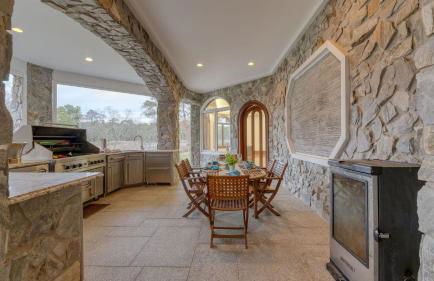 Bay Estate Luxe Waterfront Home w/ Private Pier, Main+guest House, Bay Views - Foto 60