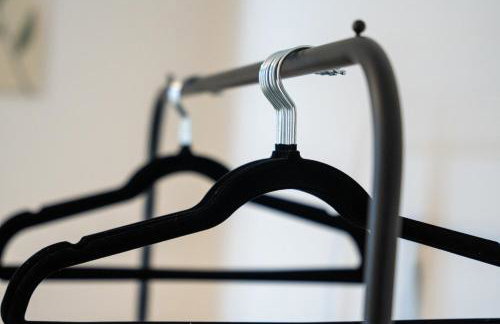 Comfortable 4 Bed Home - Free Parking & Fast WiFi - Foto 63